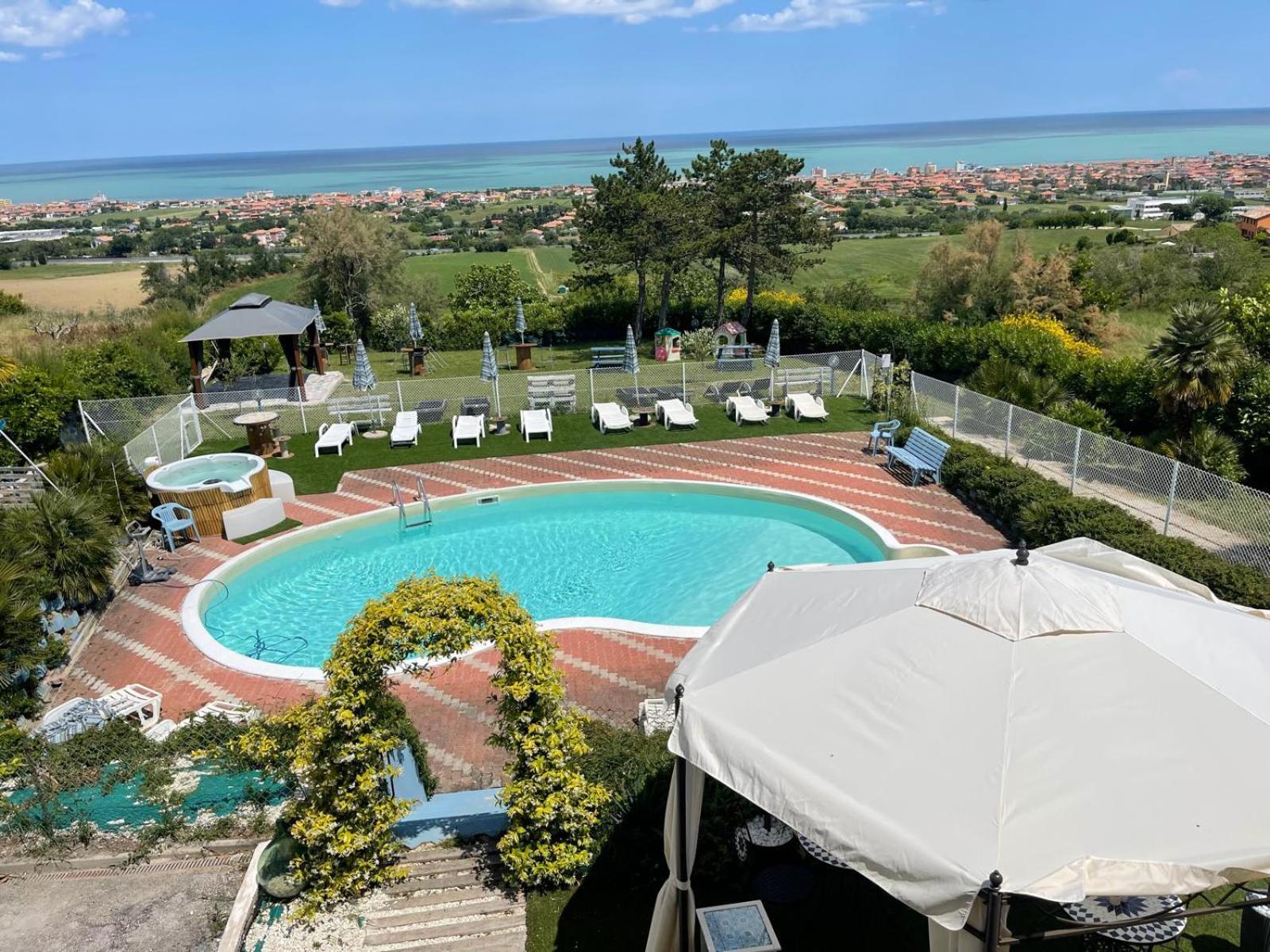 B&B Villa Alma San Costanzo Экстерьер фото